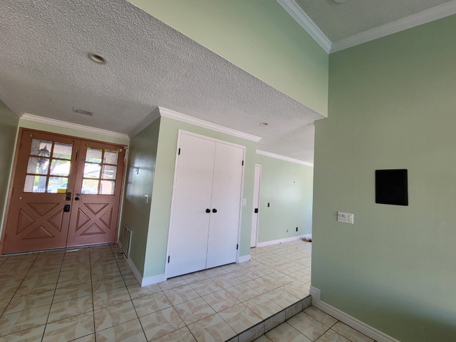 Building Photo - 9149 Croce Dr