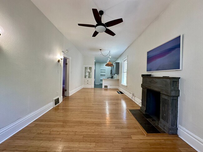 Foto del edificio - 3 Bedroom 2 Full Bath Renovated Single Fam...