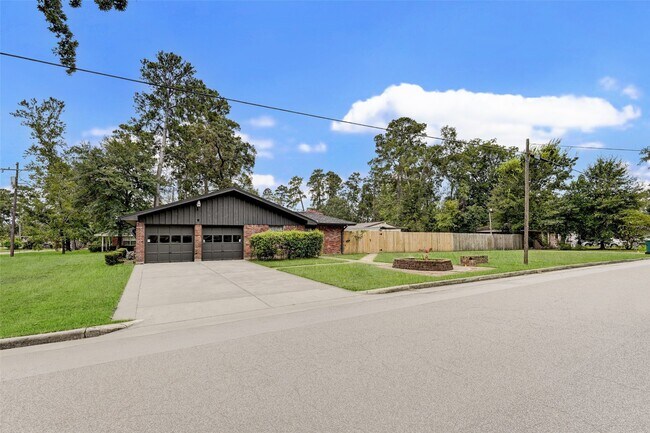 Foto del edificio - 1703 N Roberson St