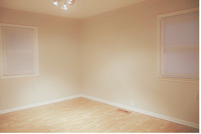 Foto del edificio - 420 Garland Ave