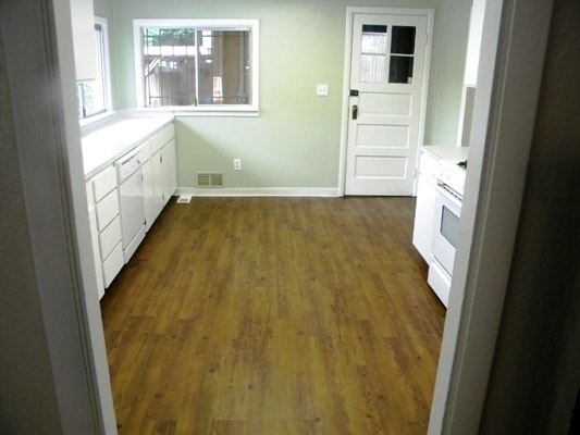 Foto del edificio - Adorable home with nice amenities!  yard, ...