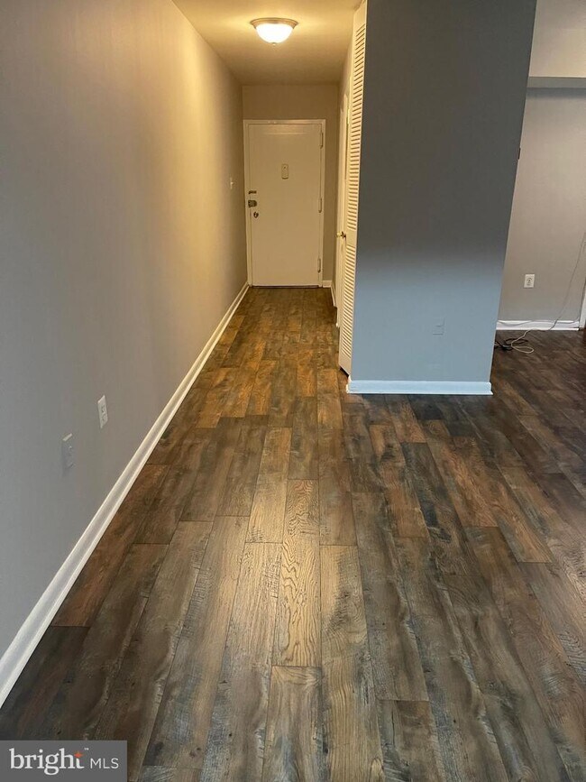 10638 Weymouth St Unit 1, Bethesda, MD 20814 Room for Rent in