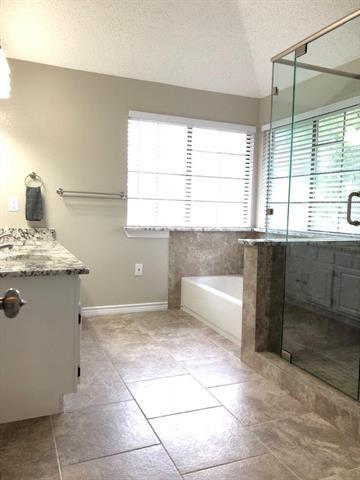 Foto del edificio - 4118 Heartstone Dr