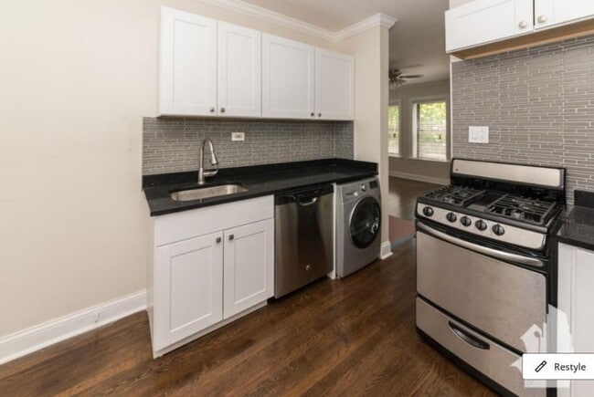 Building Photo - 0 bedroom in Chicago IL 60614