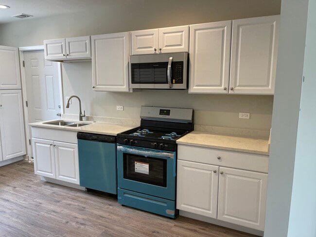 Building Photo - 5206 W Parker Ave