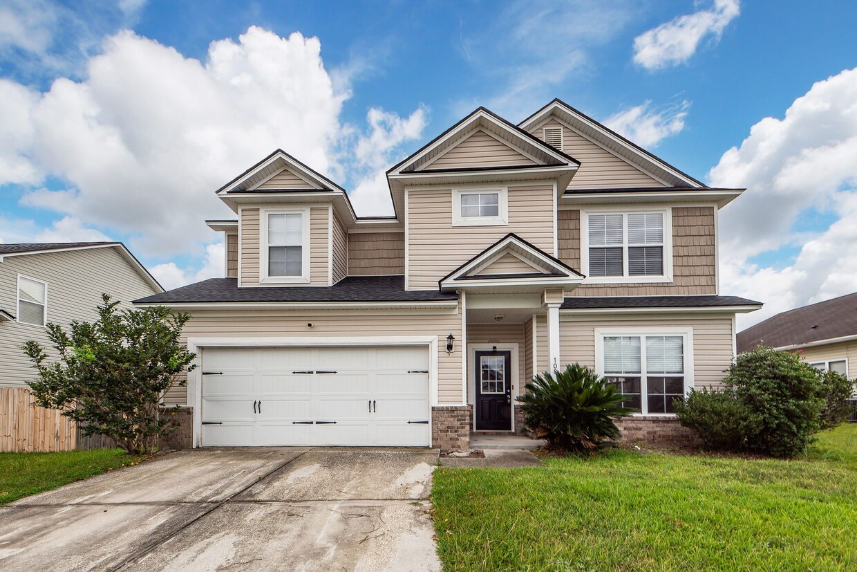 Foto principal - 4 Bedroom 2.5 Bath Home in Felder Creek - ...