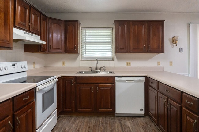 Photo - 1409 Lehigh Dr House