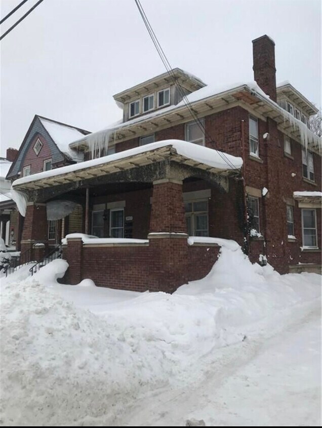 Building Photo - 3013 Peach St