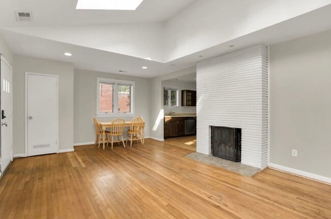 Dining area - 3405 Rutgers St