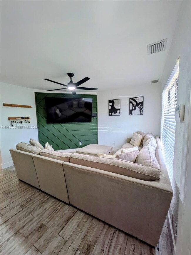 Foto del edificio - 301 NW 51st St