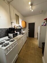 Building Photo - 711-11 Court St