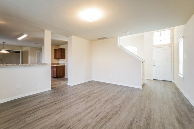 Building Photo - 2402 Connors Path Ct