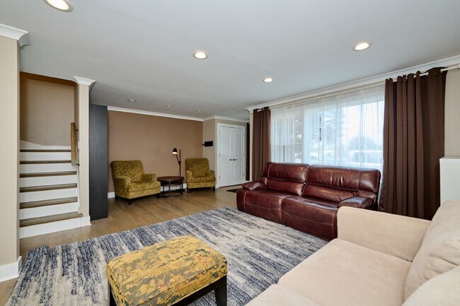 Foto del edificio - 926 N Boxwood Dr