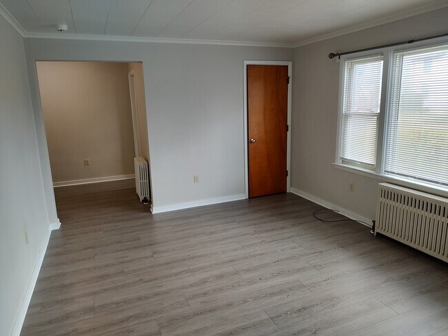 Parte de la sala de estar - 537 Sewickley St