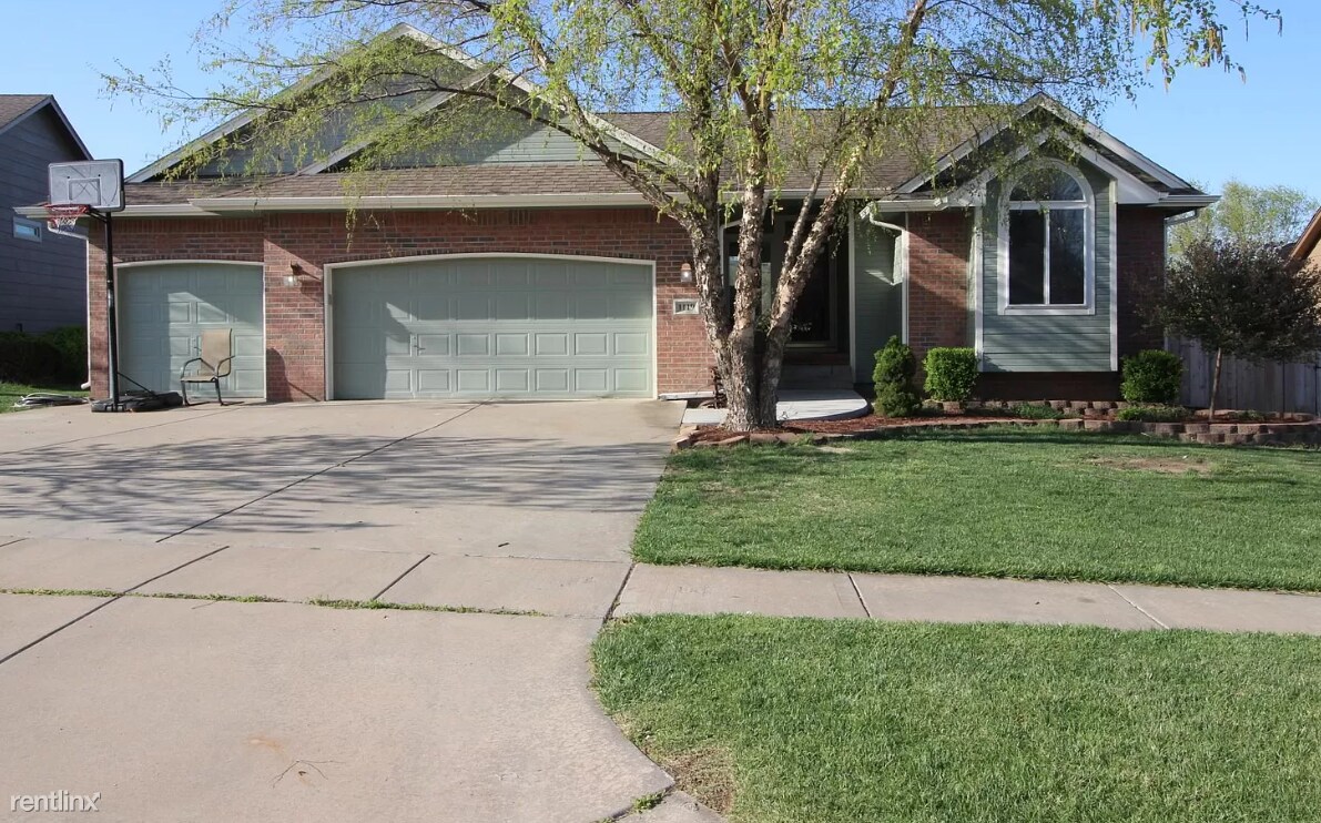 1119 E Rushwood Dr, Derby, KS 67037 House Rental in Derby, KS