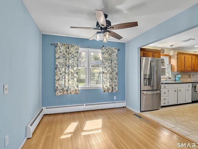 Foto del edificio - 20 Hill Farm Rd