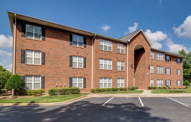 Swathmore Court Apartment Homes Apartments High Point Nc Apartments Com