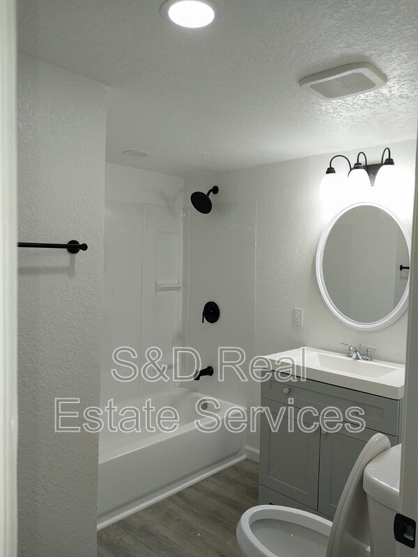 Foto del edificio - 226 Waverly Loop