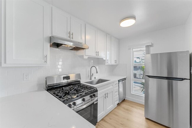 Photo - 604 W G St Apartment