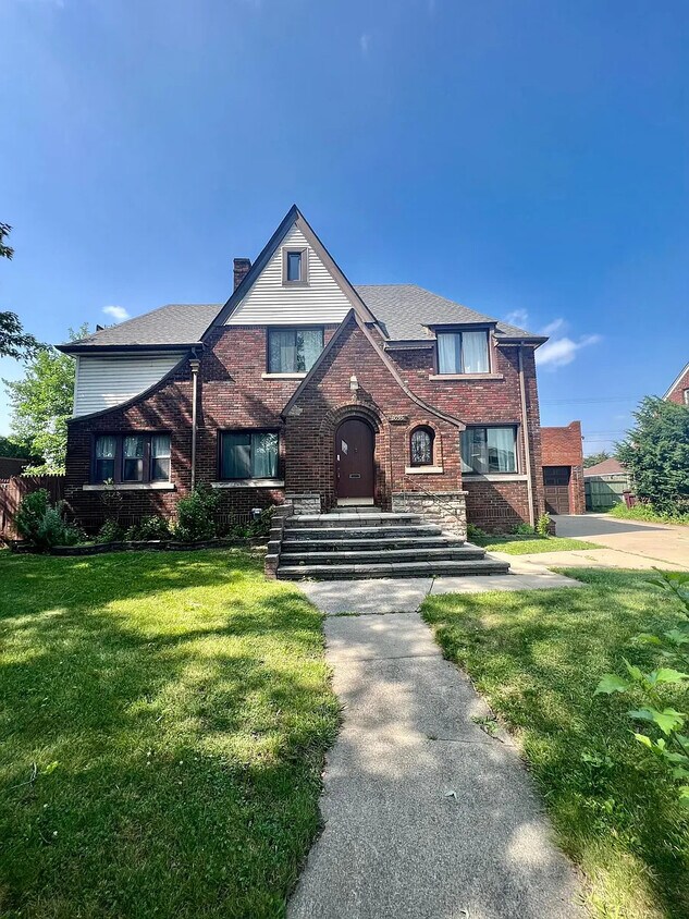 Foto principal - 8035 Potomac St