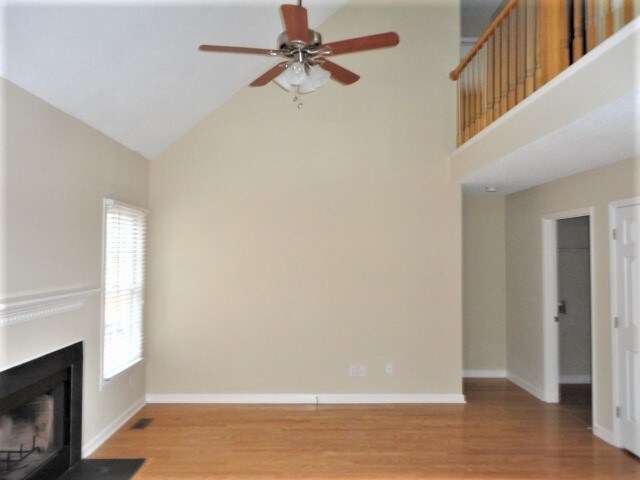 Foto del edificio - 4805 Adams Ridge Dr