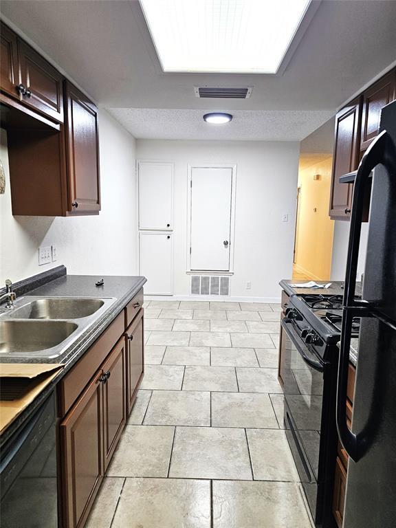 Building Photo - 1745 Horseshoe Cir