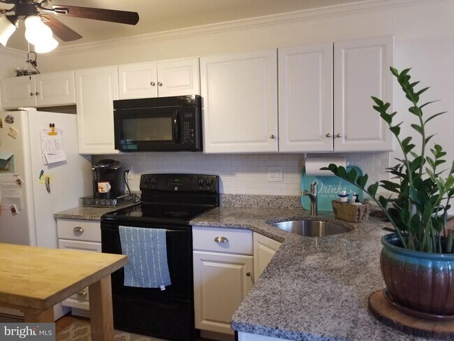 Foto del edificio - 3460 Orange Grove Ct