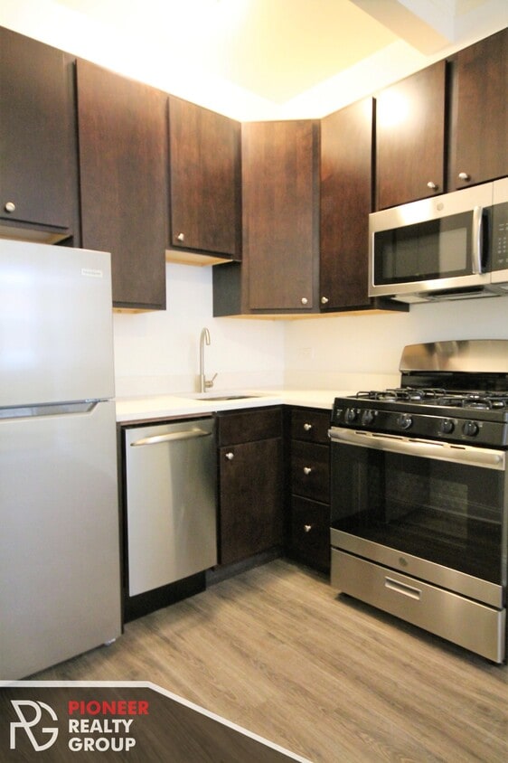 Primary Photo - 2936 W Palmer St