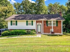Building Photo - 830 Gondola Dr