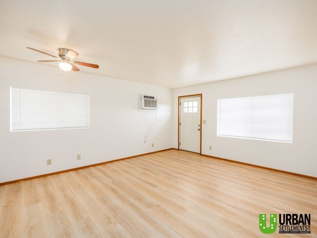 Building Photo - Upriver Dr. 3531-3533 E