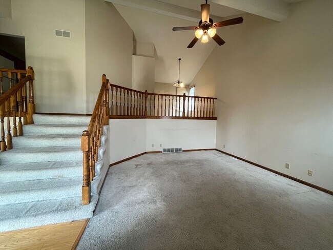 Building Photo - Beautiful 3 bedroom House In West Omaha!!