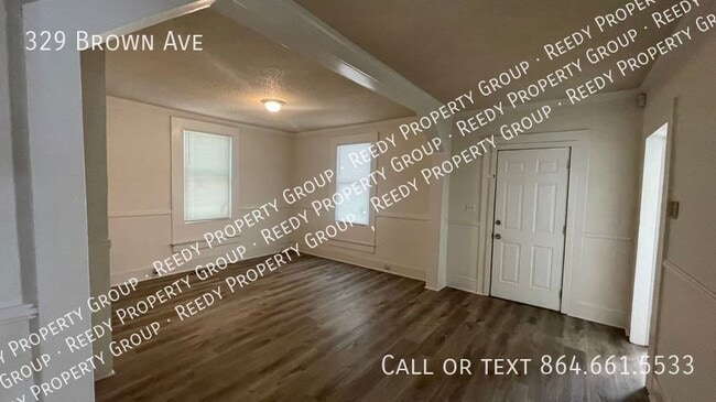 Foto del edificio - 329 Brown Ave