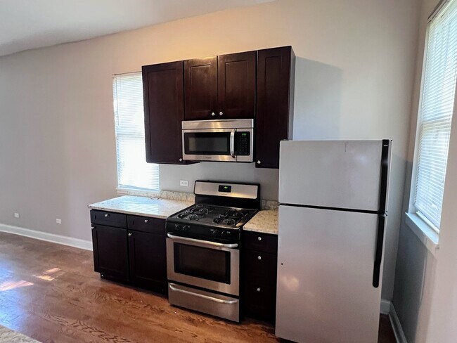 Foto del edificio - 3501 W Cortland St
