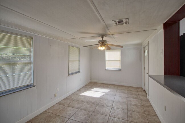 Building Photo - 7608 Simms Ave