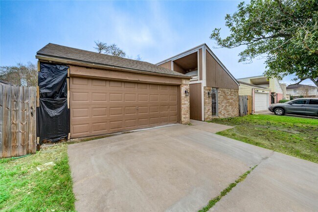 Foto del edificio - 12327 Fairmeadow Dr