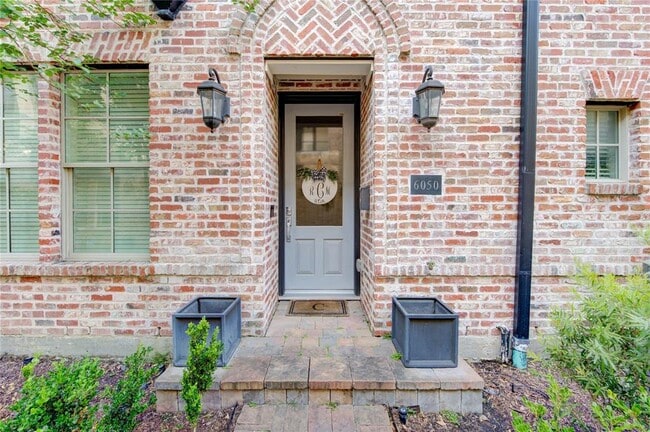 Building Photo - 6050 Kansas St