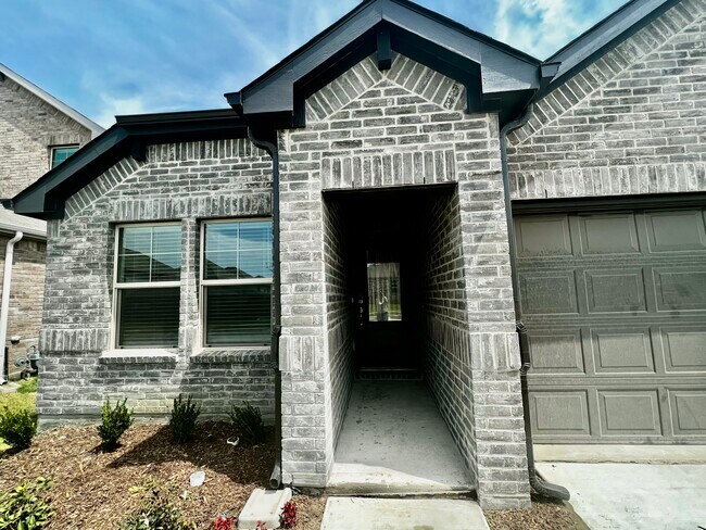 Building Photo - 1343 Cress Gdn Ln