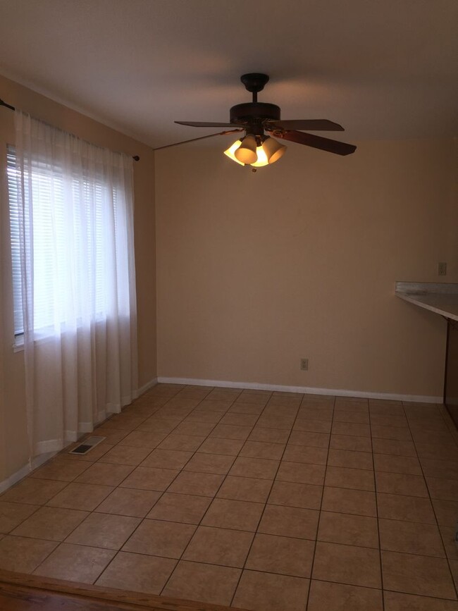 Foto del edificio - Cute 3 Bedroom Home in Northwest Reno!