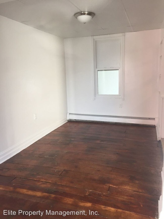 Foto del edificio - 658 E Mason Ave