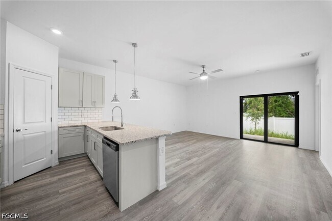 Foto del edificio - 4718 29th St SW