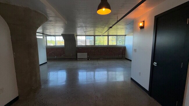 Foto del edificio - 710 Main St
