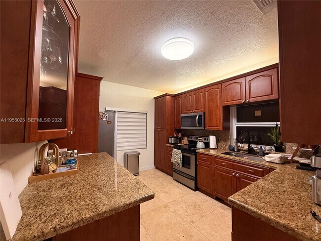 Foto del edificio - 17262 NW 6th Ct