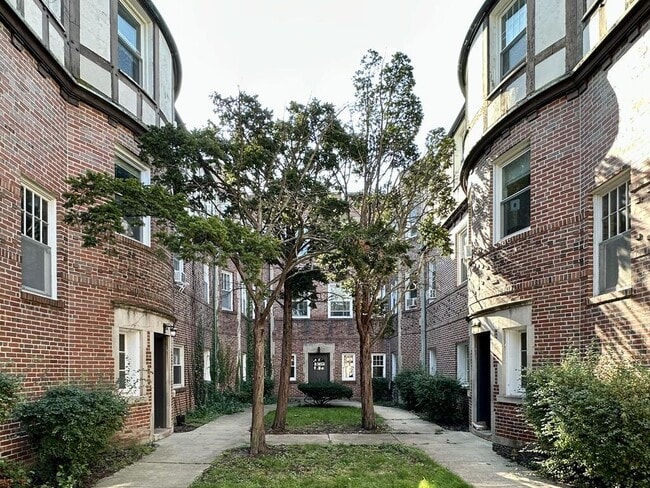 Foto del edificio - 912 Green Bay Rd