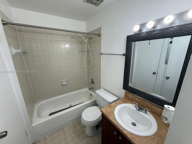 Foto del edificio - 6975 NW 179th St