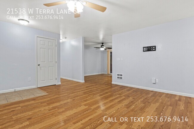 Building Photo - 21538 W Terra Ln SE