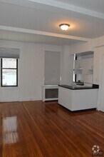 Building Photo - 140 E 46th St