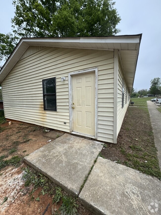 Building Photo - 301 Holman St