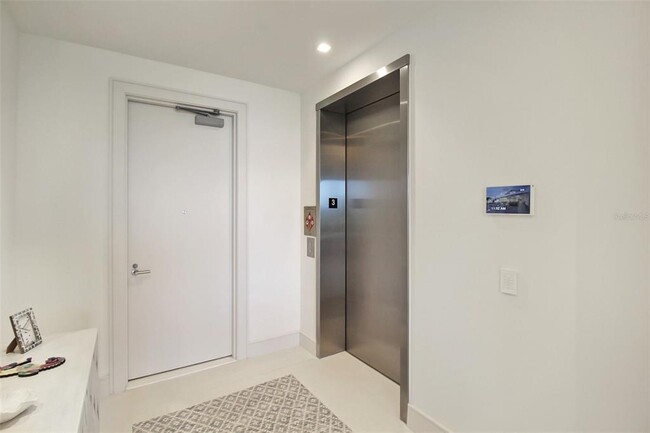 Building Photo - 1591 Gulf of Mexico Dr