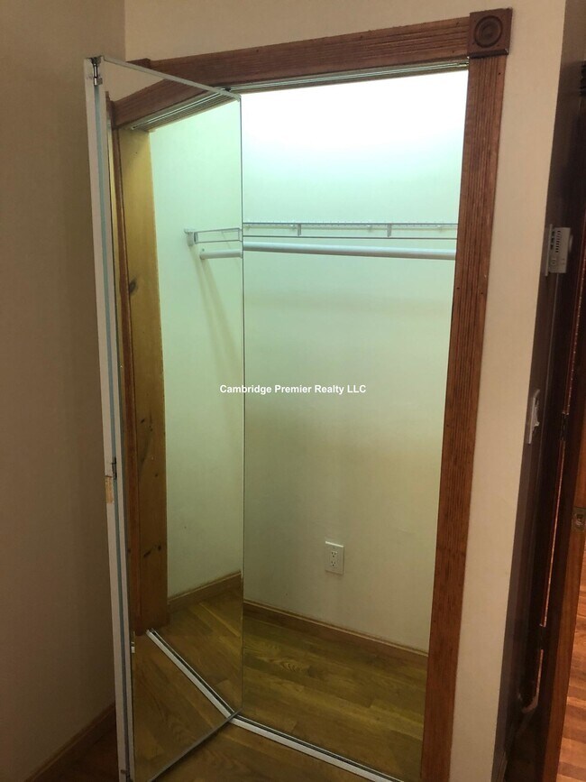 Building Photo - 44 Highland Ave