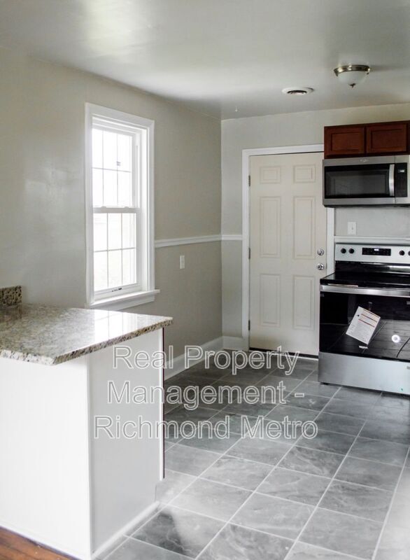 Building Photo - 4500 Eastover Ave